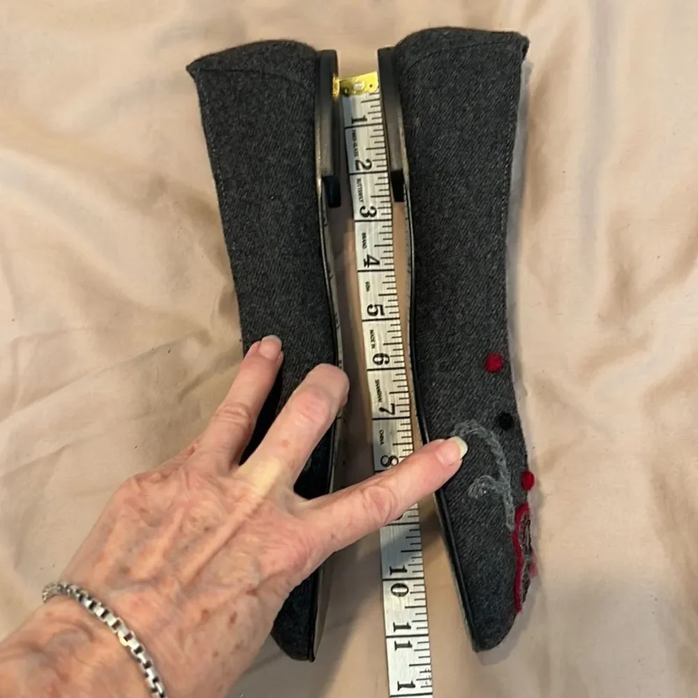 NWOT Stuart Weitzman grey flannel flats with red grey and black embellishments